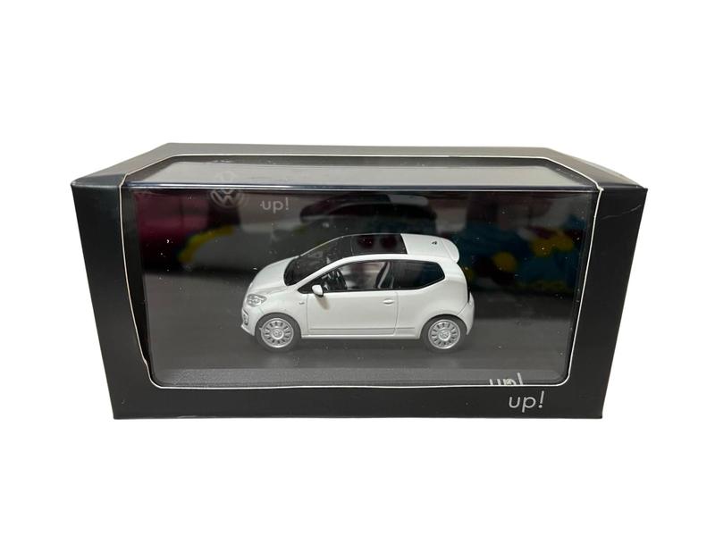 Miniatura Volkswagen Up Branco Metal 1:43 - China - Carrinhos e